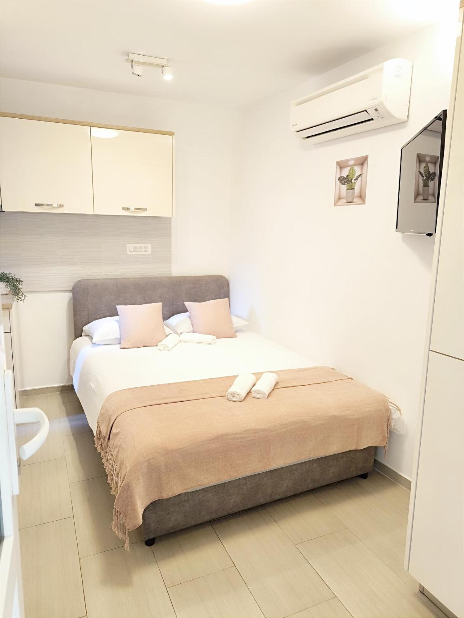 Central Apartment & Room Niko สปลิท ภายนอก รูปภาพ