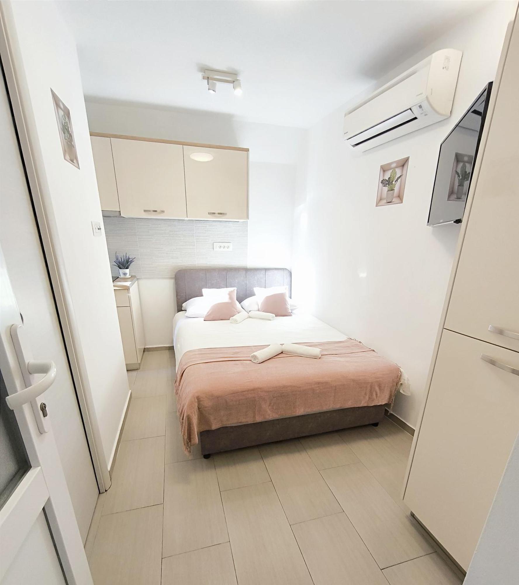 Central Apartment & Room Niko สปลิท ภายนอก รูปภาพ