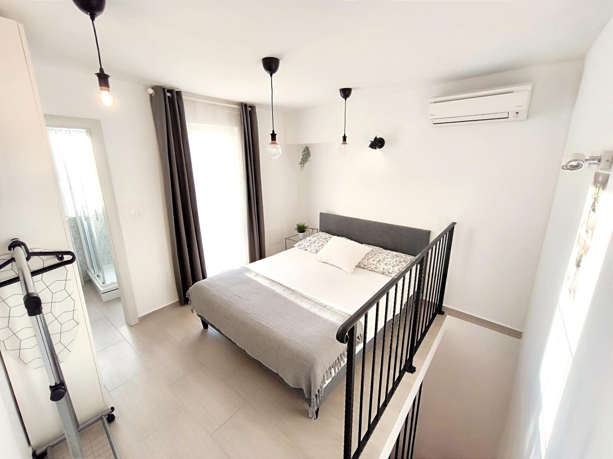 Central Apartment & Room Niko สปลิท ภายนอก รูปภาพ
