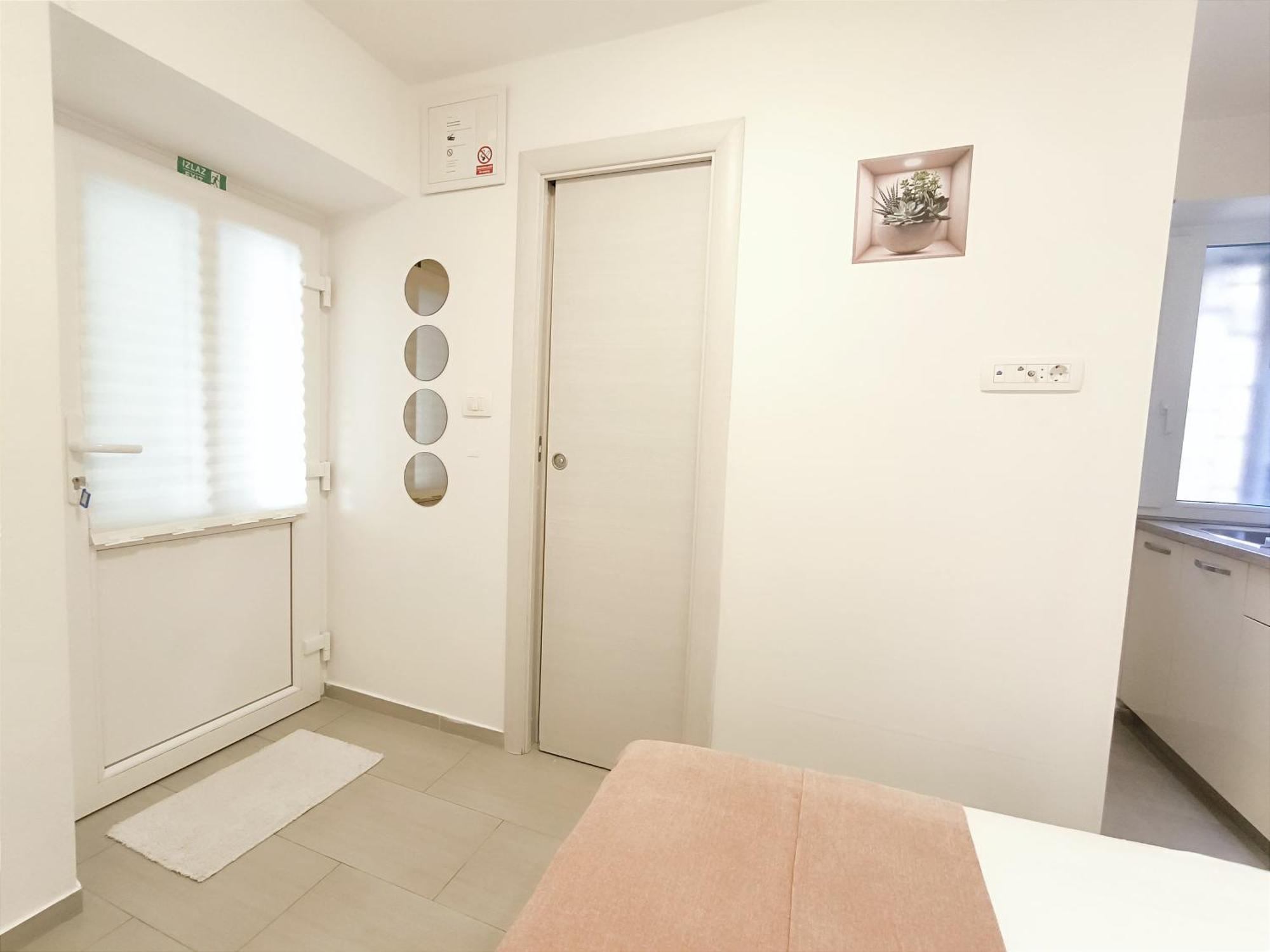 Central Apartment & Room Niko สปลิท ภายนอก รูปภาพ