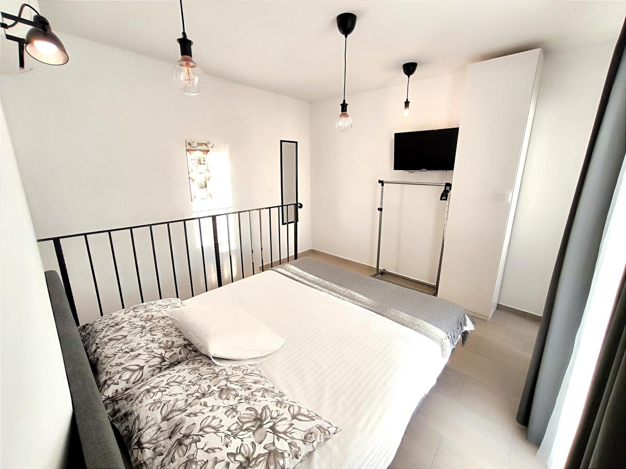 Central Apartment & Room Niko สปลิท ภายนอก รูปภาพ